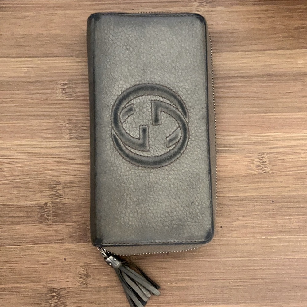 Gucci GG long zippy wallet used condition